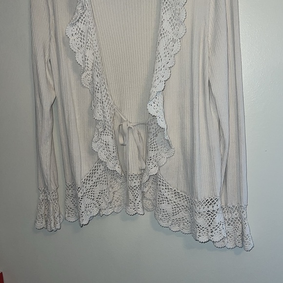 Vintage Cream Crocheted Lace Trim Tie Front Cardigan - Picture 4 of 8